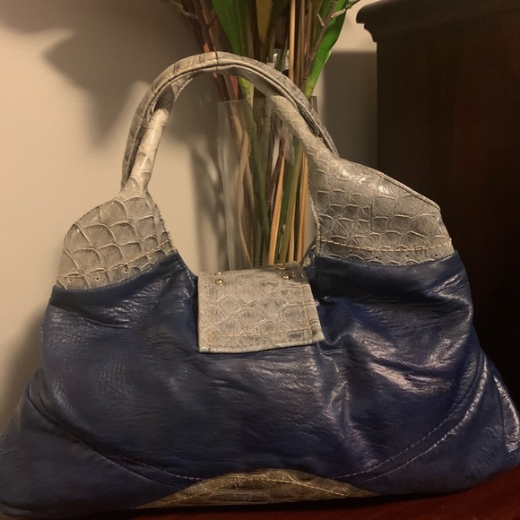 Crocodile Patent Leather - Picture 3 of 11